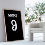 Indlæs billede til gallerivisning Kylian Mbappé Fodbold Plakat | Til Real Madrid Fans | Denne plakat viser Kylian Mbappé i en ikonisk Real Madrid trøje, klar til at score mål. Perfekt til fodboldfans og specielt Real Madrid entusiaster.