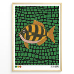 Indlæs billede til gallerivisning Colorful Japanese dot art illustration of a fish on a green patterned background in a framed poster.
