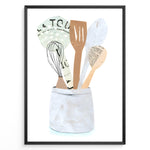 Indlæs billede til gallerivisning Minimalist art print of wooden kitchen utensils in a ceramic jar — modern cooking-themed wall décor for kitchens.
