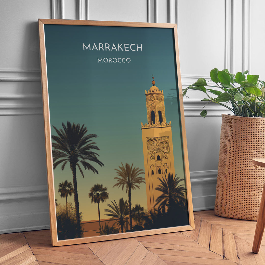 Marrakech Vintage Travel Plakat | Vintage Travel Poster | Denne plakat viser en stiliseret illustration af Marrakech med en høj minaret og palmetræer mod en gradienthimmel.