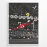 Indlæs billede til gallerivisning Alejandro Garnacho fodbold plakat med spektakulært saksespark i Manchester United rød trøje på mørk stadionbaggrund.
