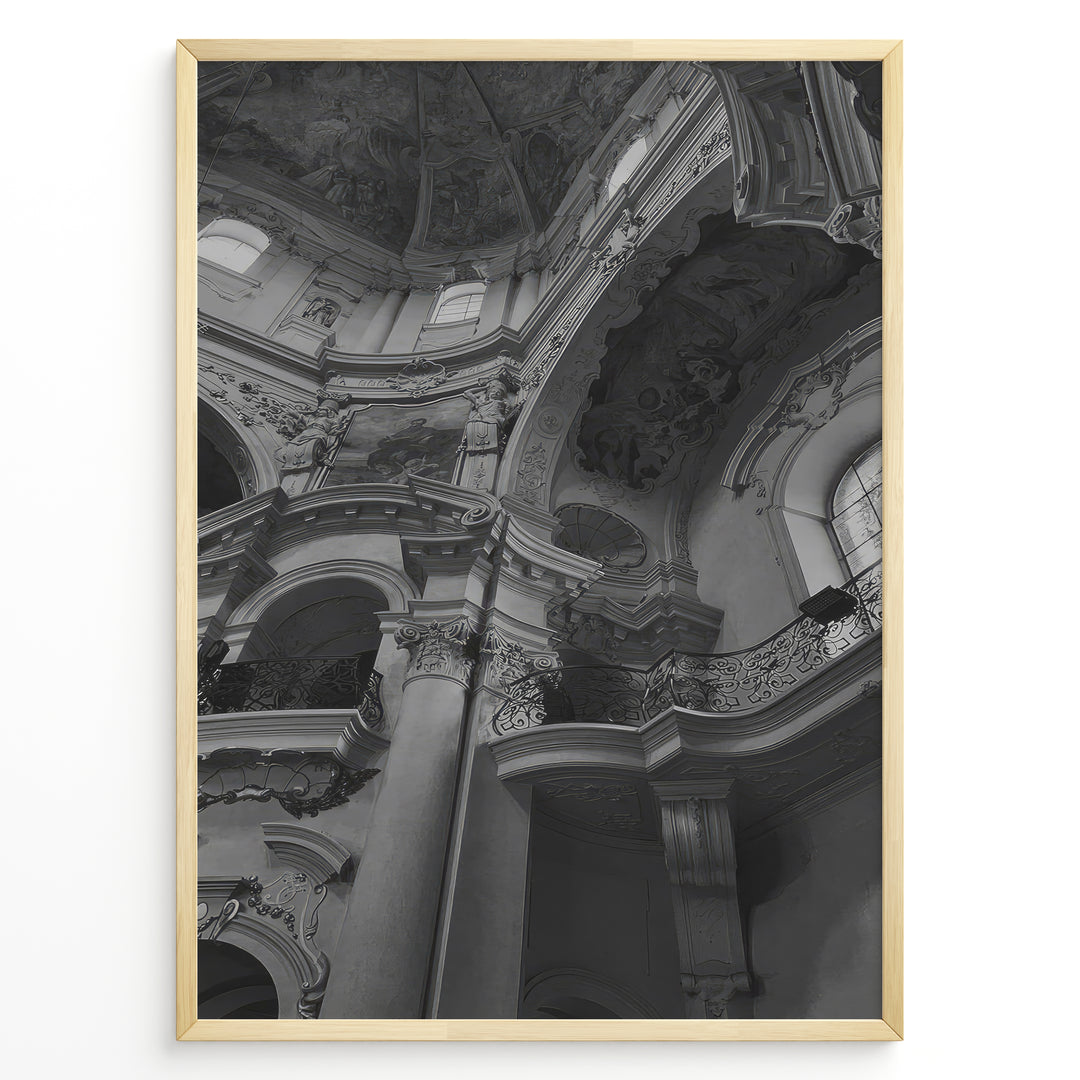Fashion Plakat | Baroque Church Interior – Architectural Black and White Photography Plakaty.dk | Black and white photograph of a grand Baroque church interior with ornate columns, decorative arches, and ceiling frescoes