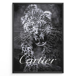 Indlæs billede til gallerivisning Fashion Plakat | Cartier-Inspired Art Featuring Fierce Leopard Plakaty.dk | Black-and-white image of a snarling leopard with bared teeth, with the word &quot;Cartier&quot; elegantly overlaid at the bottom.
