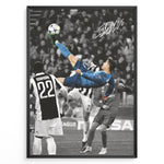 Indlæs billede til gallerivisning Cristiano Ronaldo fodbold plakat med legendarisk saksespark i blå Real Madrid trøje under Champions League kamp.
