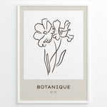 Indlæs billede til gallerivisning Framed Botanique poster featuring minimalist floral line art of two flowers on a white and beige background.
