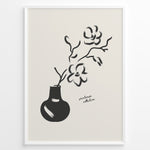 Indlæs billede til gallerivisning Minimalist black and white floral vase wall art print with brushstroke flowers in a modern frame.
