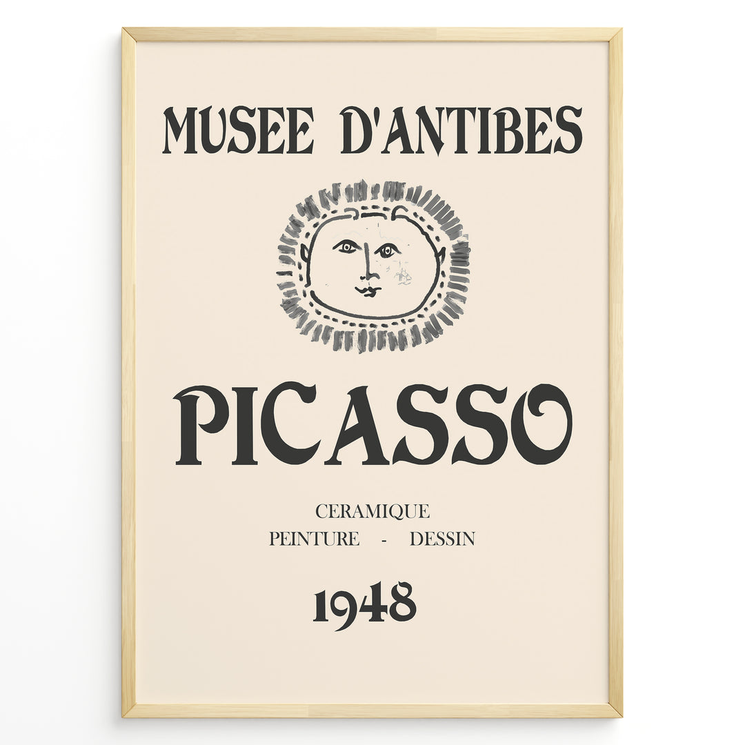 Framed Picasso Musée d’Antibes 1948 exhibition poster with a minimalist face illustration and vintage typography on a beige background.