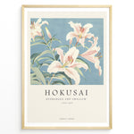 Indlæs billede til gallerivisning Japanske plakater | Japanese art print featuring lilies on a soft blue background, titled &quot;Hokusai – Hydrangea and Swallow (1833–1834),&quot; with text indicating Tokyo, Japan.
