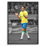 Indlæs billede til gallerivisning Kaká iført Brasiliens gule fodboldtrøje på en stilren sort-hvid fodboldbane.
