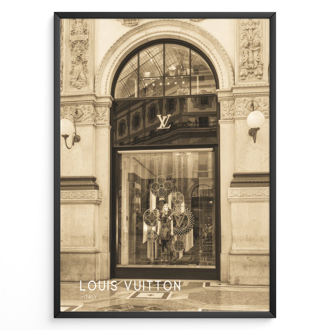 Fashion Plakat | Louis Vuitton Milan Galleria Storefront – Fashion Architecture Art Print Plakaty.dk | Sepia-toned image of the Louis Vuitton storefront at Galleria Vittorio Emanuele II in Milan, Italy.