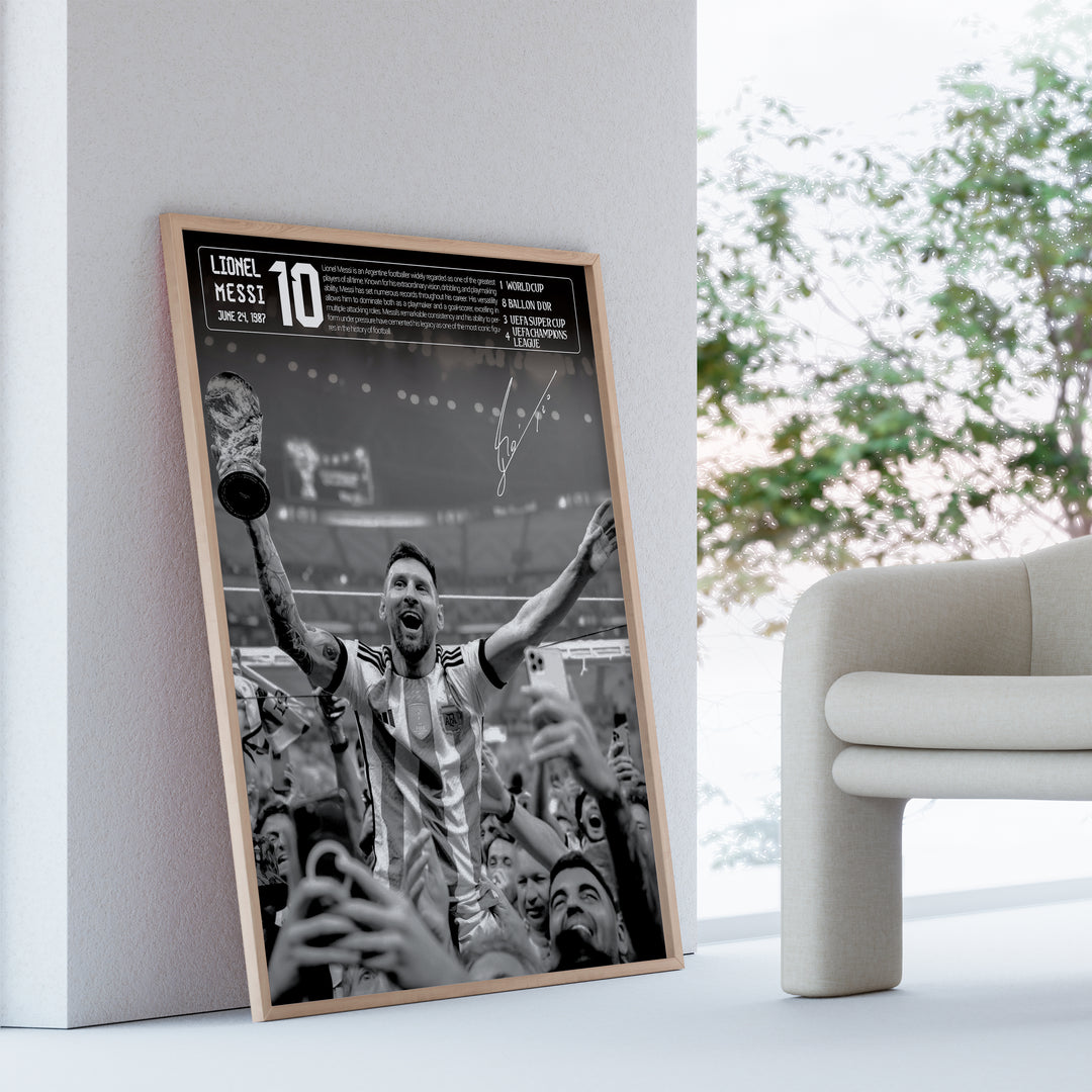 Lionel Messi Fodbold Plakat | Til FC Barcelona Fans | Tre plakater der hylder Lionel Messi med billede, citat og hans ikoniske nummer 10. Perfekt til fodboldfans og Messi-entusiaster.