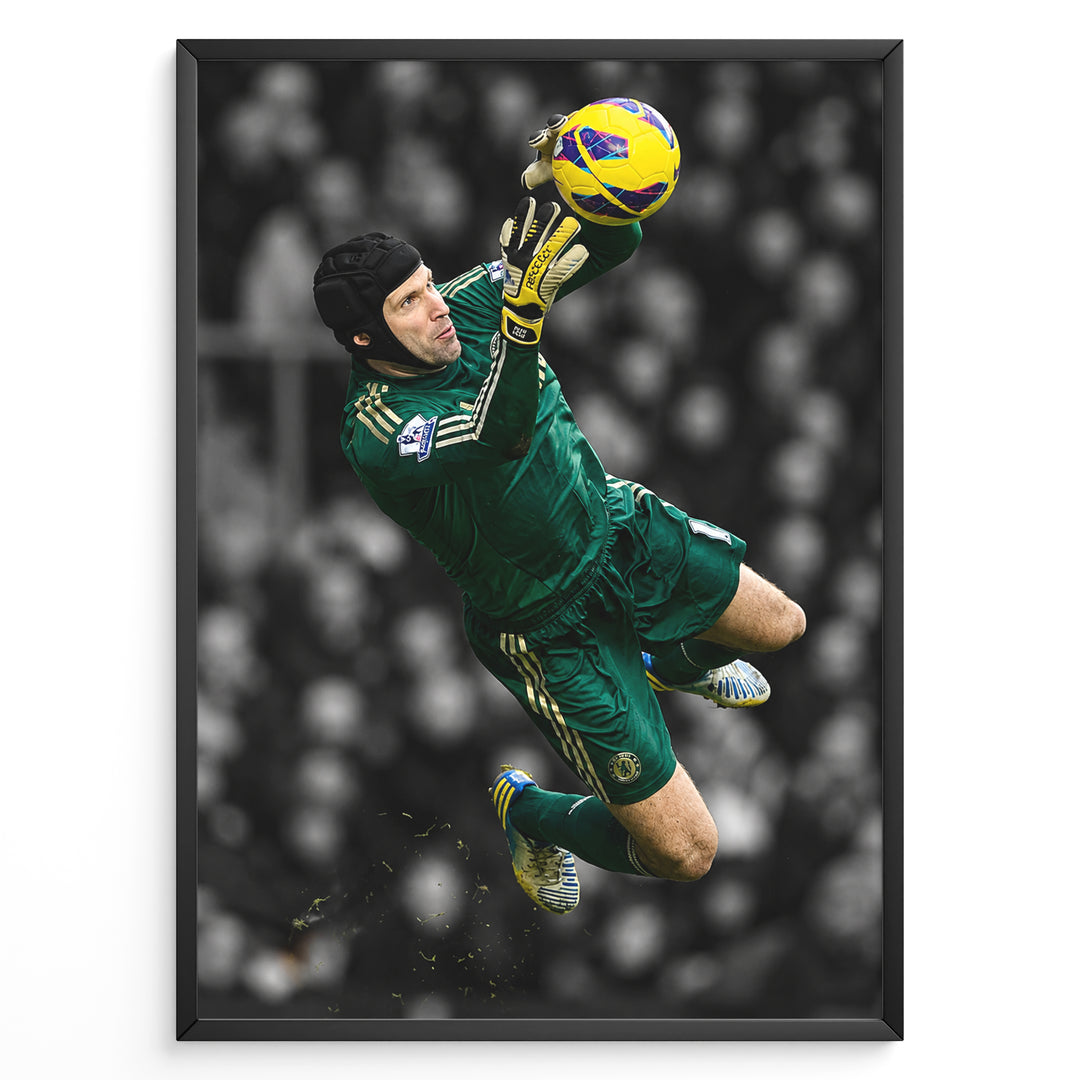 Petr Čech i Chelsea-målmandstrøje, hvor han kaster sig efter bolden. Motivet har en sort-hvid stadionbaggrund med fremhævede grønne og gule farver.