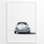 Indlæs billede til gallerivisning Minimalist framed poster of a white Volkswagen Beetle front view on a clean white background.
