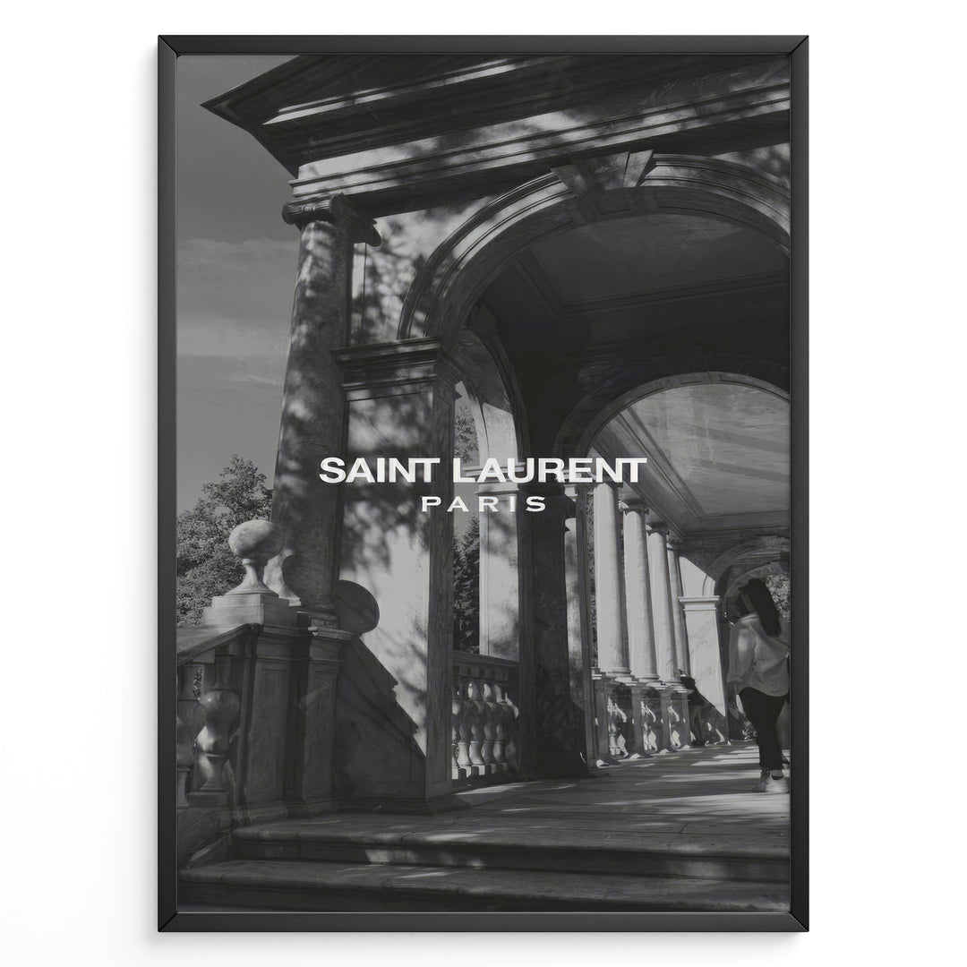 Fashion Plakat | Saint Laurent Paris – Architectural Elegance in Monochrome Plakaty.dk | Black and white photo of classical architecture with arches and columns, overlaid with the Saint Laurent Paris logo, conveying elegance and luxury.