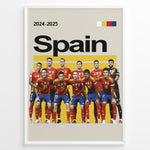 Indlæs billede til gallerivisning Holdfoto | Spanien fodbold plakater | Spansk landshold i klassiske røde trøjer, holdopstilling 2024-2025 sæson, moderne og stilfuldt design.
