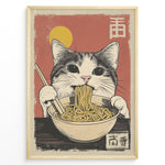 Indlæs billede til gallerivisning Japanske plakater | Vintage-style illustration of a tabby cat eating ramen noodles with chopsticks, set against a red background with a yellow sun and Japanese kanji.
