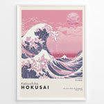 Indlæs billede til gallerivisning Japanske plakater | Modern pink-toned version of Hokusai&#39;s The Great Wave off Kanagawa, featuring a large wave with boats and Mount Fuji in the background under a pink sky.
