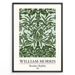 Indlæs billede til gallerivisning Framed William Morris Brother Rabbit 1882 art print plakat with detailed green foliage and rabbit pattern on a pale background.
