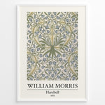 Indlæs billede til gallerivisning Framed William Morris Harebell 1875 art print plakat with intricate green and blue floral pattern on a light background.
