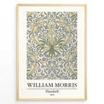Indlæs billede til gallerivisning Framed William Morris Harebell 1875 art print plakat with intricate green and blue floral pattern on a light background.
