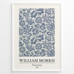 Indlæs billede til gallerivisning Framed William Morris Venetian 1868 art print plakat with detailed blue floral and leaf pattern on a light background.
