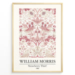 Indlæs billede til gallerivisning Discover the William Morris “Strawberry Thief” (1890) art print plakat — a classic design featuring intricate birds, strawberries, and floral patterns in soft pink and cream tones. Perfect for elegant home décor and art lovers inspired by nature.
