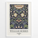 Indlæs billede til gallerivisning Framed William Morris Lodden 1889 art print plakat with ornate floral motifs in navy blue, gold, and green tones.
