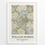 Indlæs billede til gallerivisning Framed William Morris Chrysanthemum 1876 art print plakat featuring beige and blue chrysanthemum flowers in a vintage botanical pattern.
