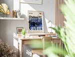 Indlæs billede til gallerivisning Holdfoto | Chelsea FC fodboldplakat 2024-2025 med hele truppen i blå trøjer – ideel vægdekoration til fans af Chelsea og engelsk fodbold.
