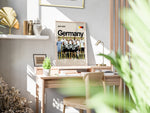 Indlæs billede til gallerivisning Holdfoto | Germany fodboldplakat 2024-2025 med spillere i hvid-sorte trøjer – stilrent design til alle Tyskland-fans.
