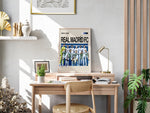 Indlæs billede til gallerivisning Real Madrid holdfoto plakat | Real Madrid 2024-2025 i hvidt kampkit, samlet i opstilling før kamp – klar til Champions League-triumf.
