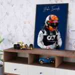 Indlæs billede til gallerivisning Yuki Tsunoda F1 Plakat | Unikt Design på 20+ Internationale Baner
